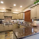 In The Heart Of Santa Fe, Walk To Everything Downtown