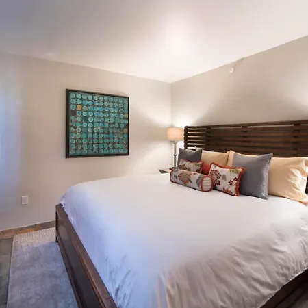 Holiday home In The Heart Of Santa Fe, Walk To Everything Downtown